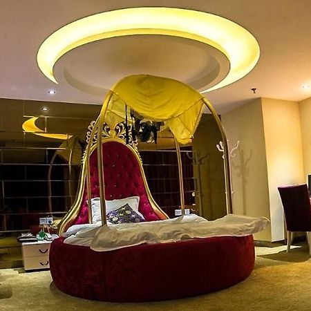 Chongqing Xinhao Theme Hotel Bagian luar foto