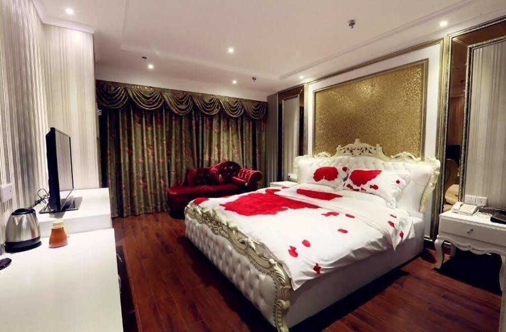 Chongqing Xinhao Theme Hotel Bagian luar foto