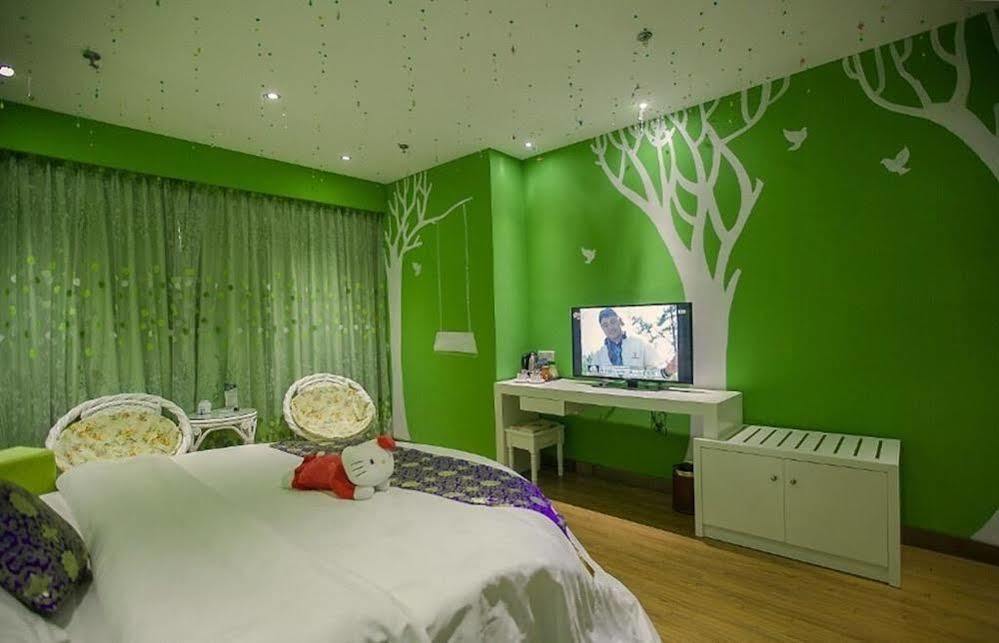 Chongqing Xinhao Theme Hotel Bagian luar foto